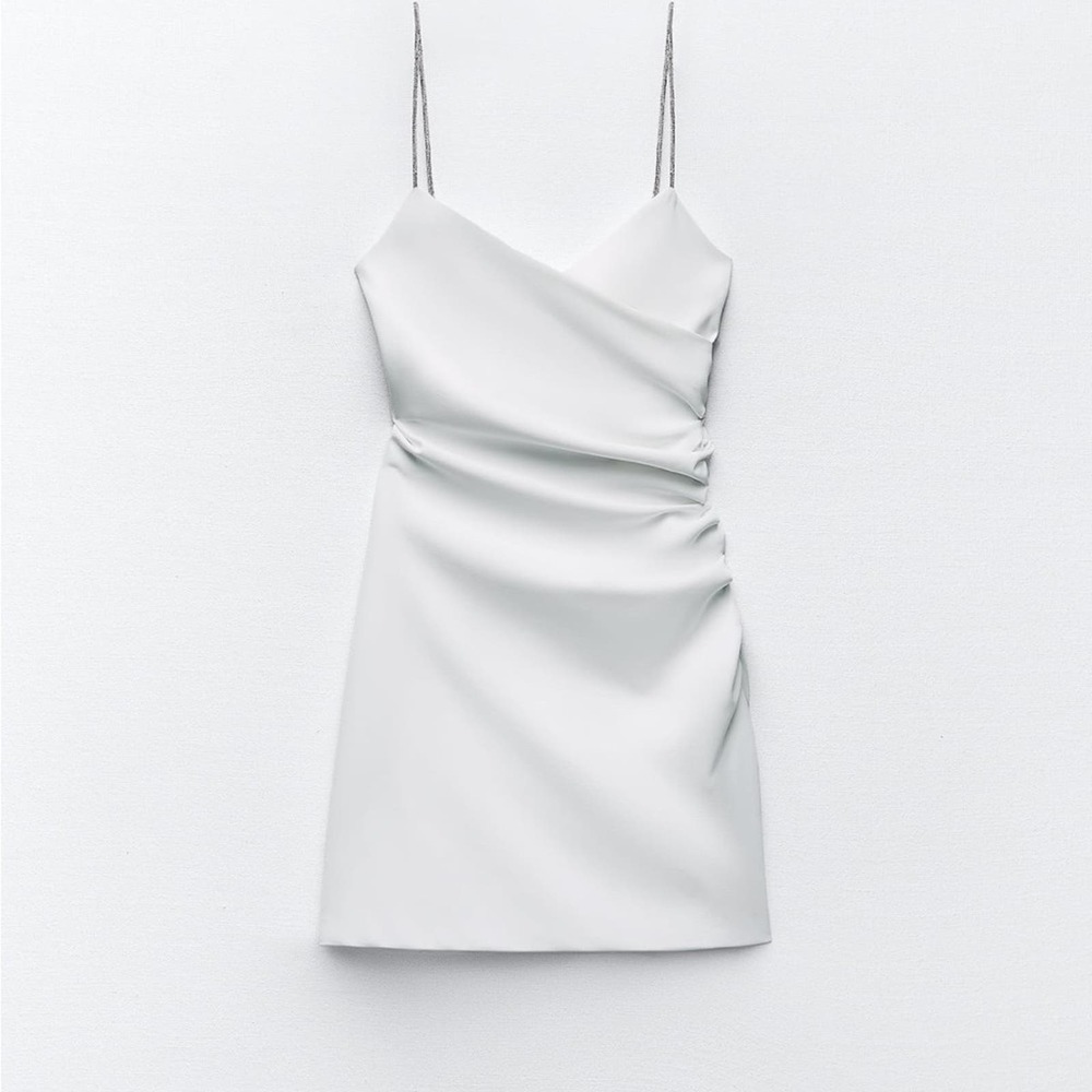 🆕#174 Zara White SHINY STRAPPY MINI DRESS
Rhinestone straps, Size Medium NWT - Picture 8 of 16